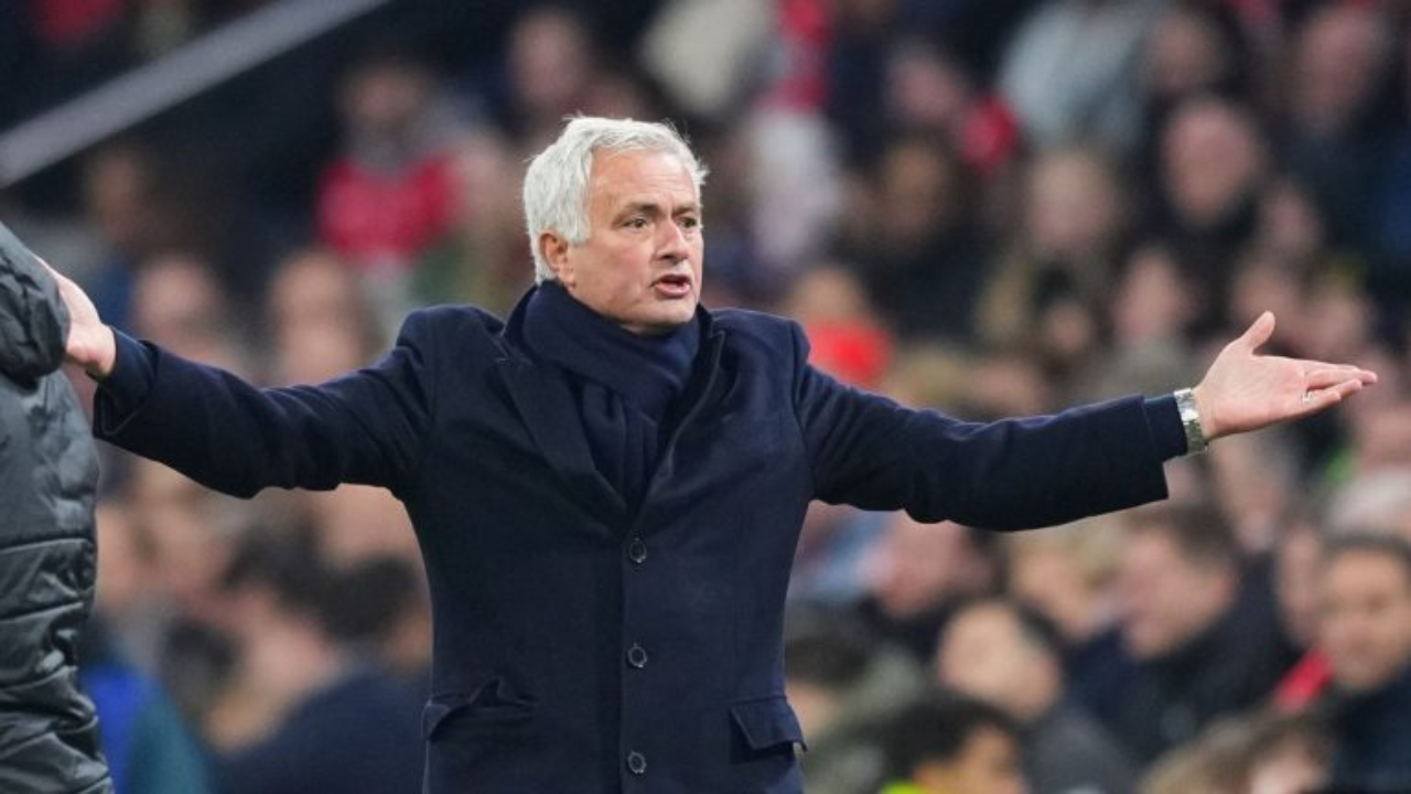 Mourinho Warns Vinicius Junior and Real Madrid Stars That Only the Badge Is Untouchable