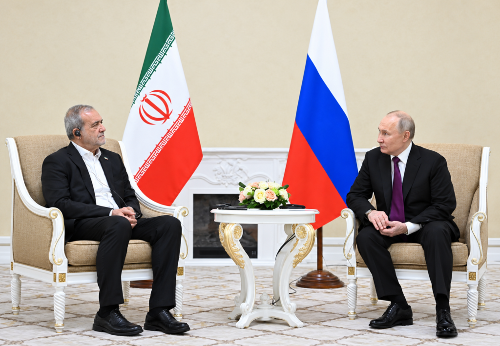 Pezeshkian GECF summit: Iranian President Masoud Pezeshkian arriving in Moscow