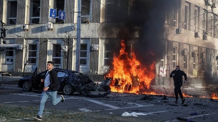 Trump Escalates Clash With Zelenskyy as Russian Strikes Continue