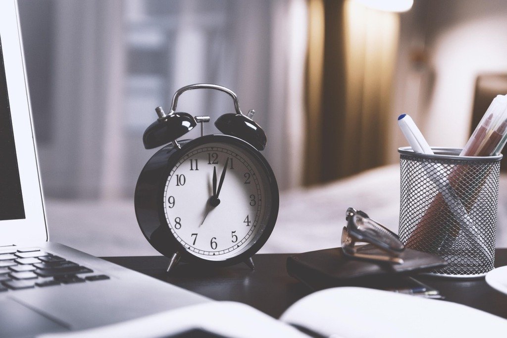 Clocks Change Across Europe as Daylight Saving Time Ends in 2026