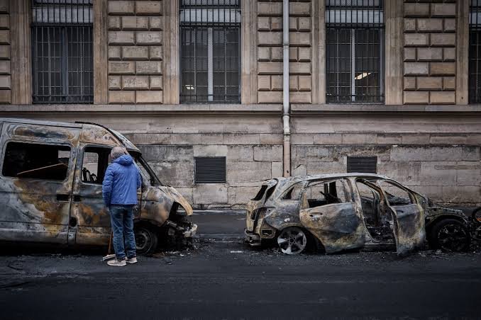 France Extends Curfews After Riots; Italy Deploys Troops in Milan