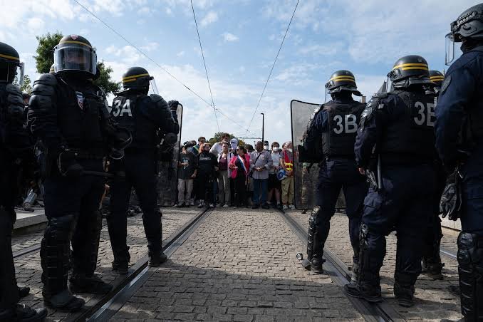 French Protests Intensify Following Parallel Unrest in Spain and Albania Despite Curfews and Military Deployment