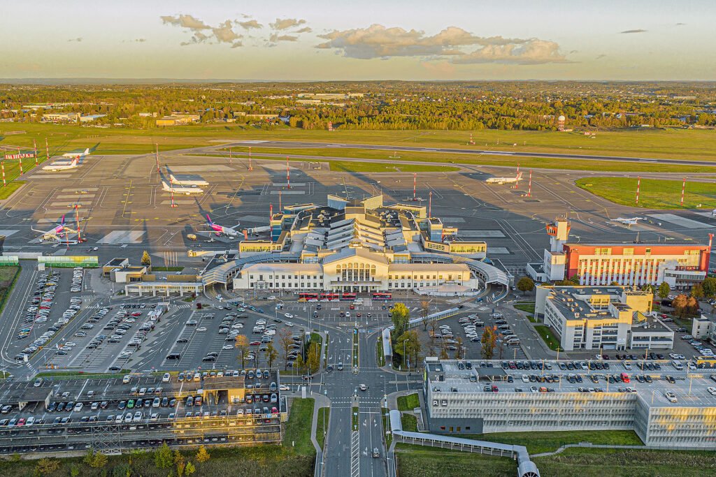lithuania vilinos airport