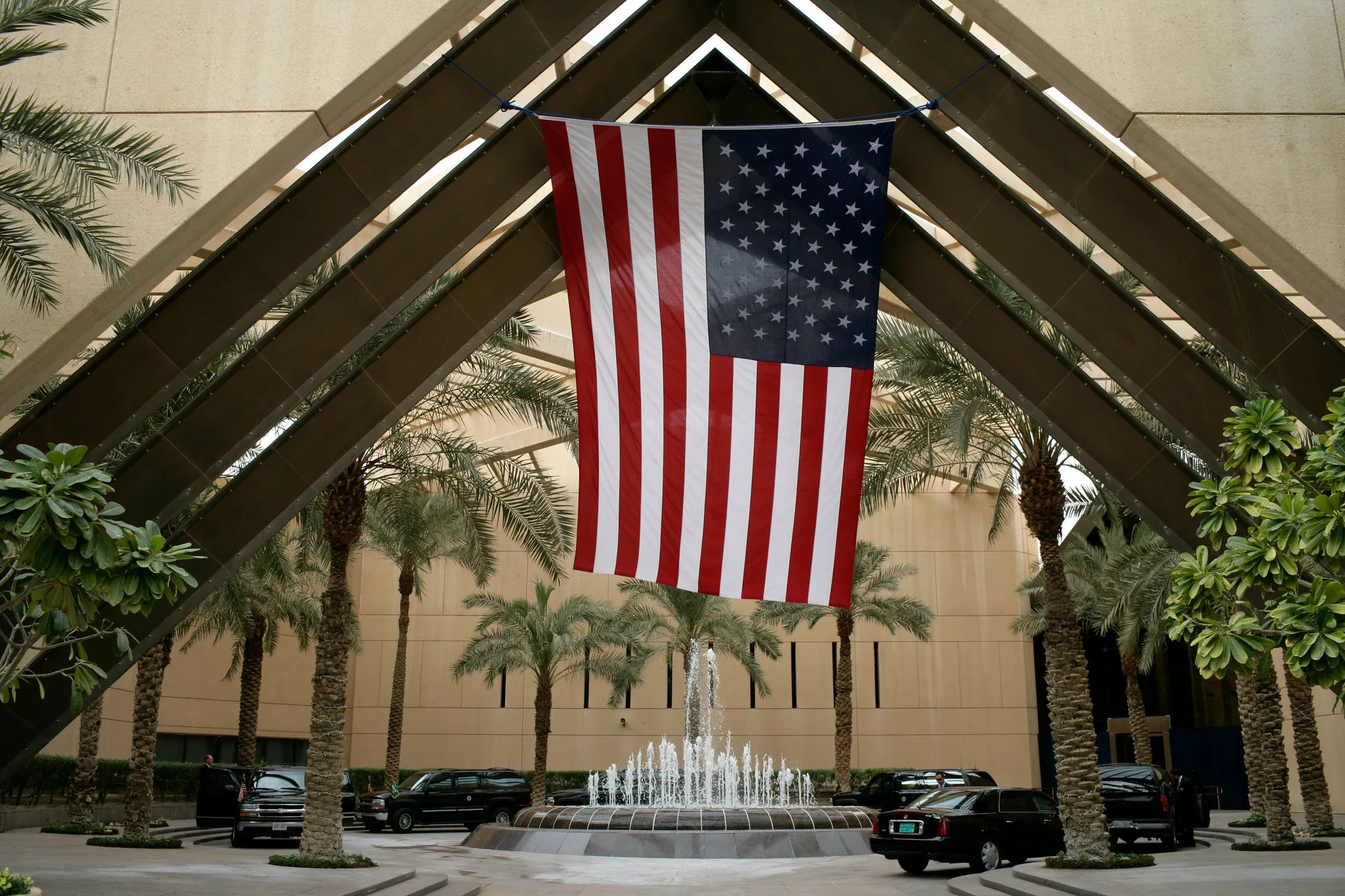US Orders Nonessential Embassy Staff to Leave Saudi Arabia Amid Houthi Attacks