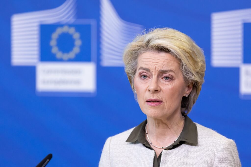Von der Leyen Flees Parliament as MEP Accuses Her of Stealing €70bn for Ukraine